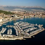 Apartamento 3 - Beautiful Modern In The Heart Of