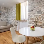 3 - Beautiful Modern In The Heart Of