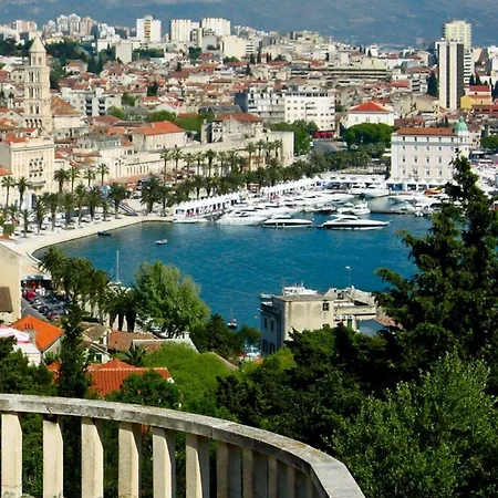 3 - Beautiful Modern In The Heart Of *