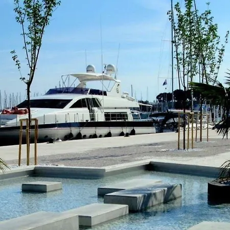 3 - Beautiful Modern In The Heart Of