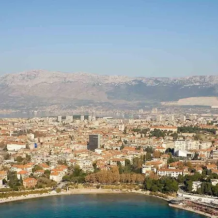 3 - Beautiful Modern In The Heart Of