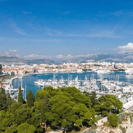 Lägenhet 3 - Beautiful Modern In The Heart Of *